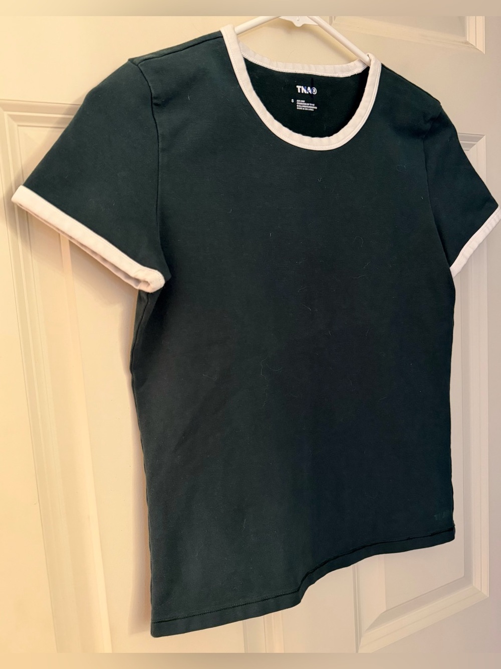 Aritzia TNA Cotton Blend Ringer Tee in Forest Green/White, Size S - Picture 4 of 7